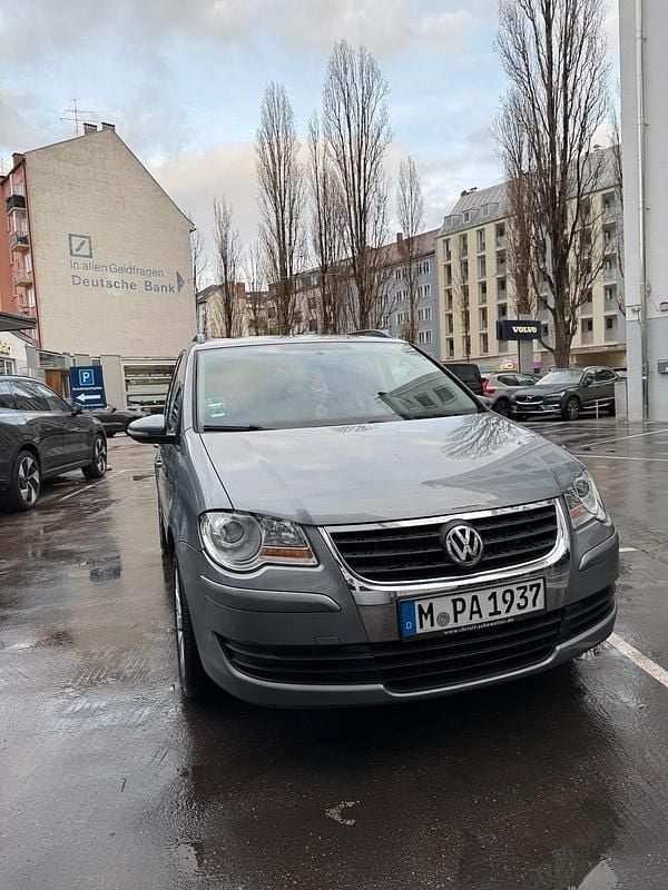 Silber Gebraucht 2019 VW Touran Van / Kleinbus | 6.300 € - Bild 1/4