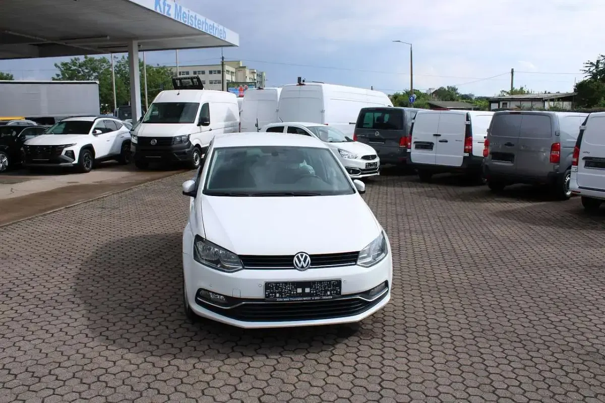 Gebraucht VW Polo Highline 90 PS (66 kW) 2015 Pure white Kleinwagen