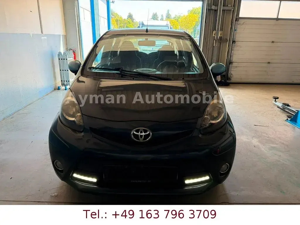 Gebraucht Toyota Aygo 68 PS (50 kW) 2014 Grau Kleinwagen