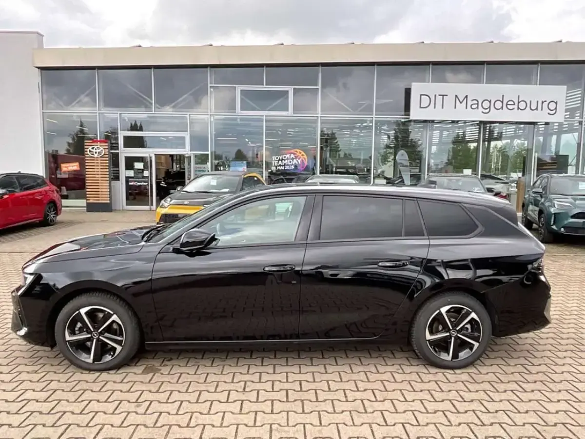 Gebraucht Opel Astra 131 PS (96 kW) 2025 Lackierung schwarz perla nera/ Kleinwagen