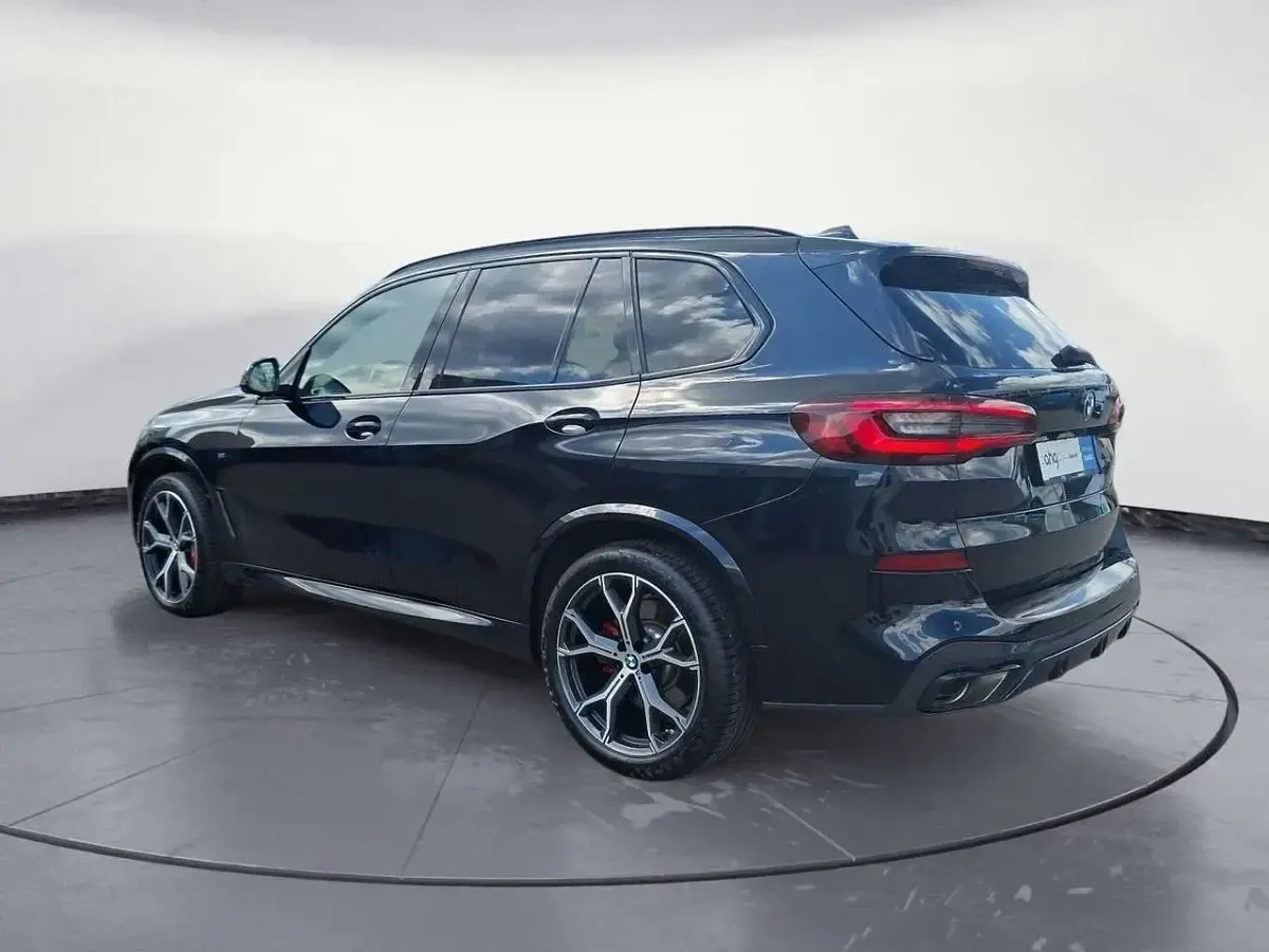 Gebraucht BMW X5 M 530 PS (389 kW) 2023 Black sapphire metallic SUV