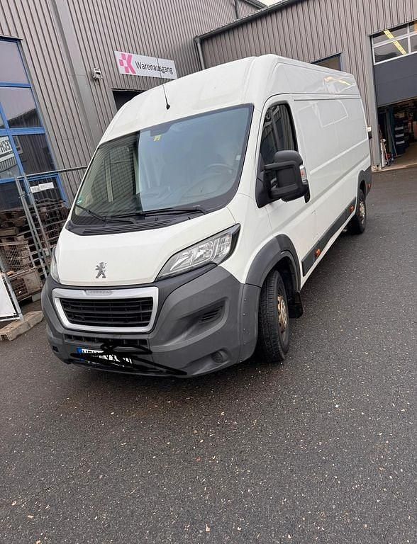 Gebraucht Peugeot Boxer 163 PS (119 kW) 2018 Weiß Van
