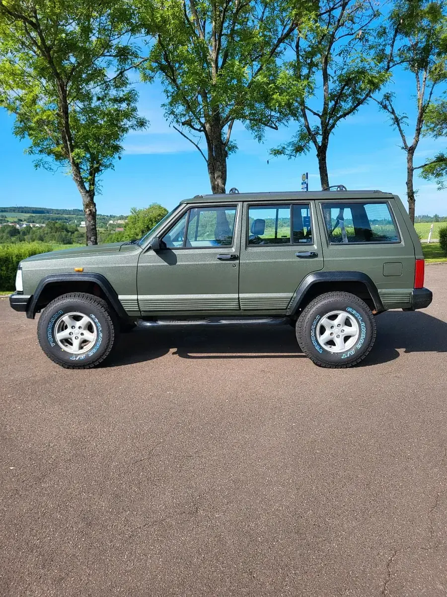 Gebraucht Jeep Cherokee 184 PS (135 kW) 1992 Grün SUV