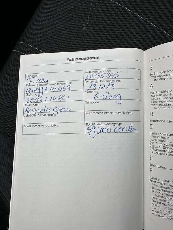 Gebraucht Ford Fiesta Cool & Connect 101 PS (74 kW) 2018 Grau Kleinwagen