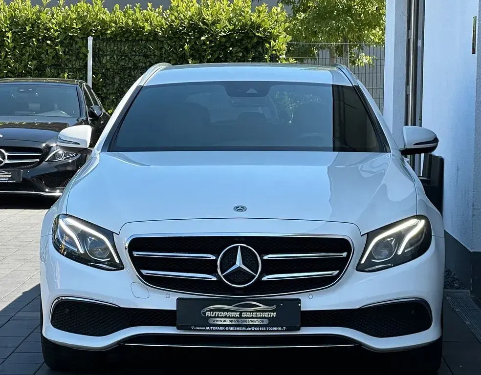 Gebraucht Mercedes E400 Avantgarde 340 PS (250 kW) 2019 Weiß Limousine
