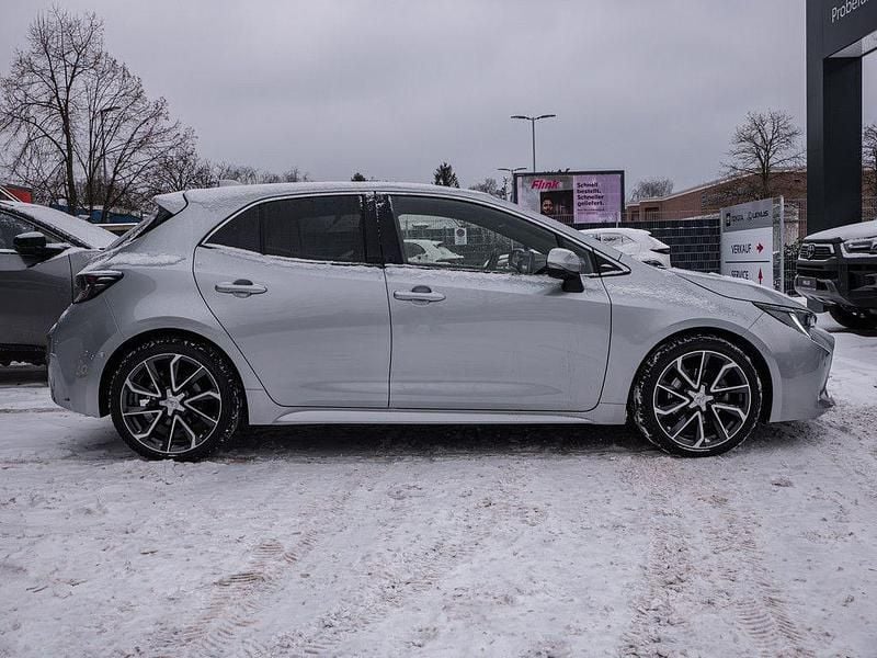 Gebraucht Toyota Corolla Lounge 152 PS (111 kW) 2023 Silber Limousine