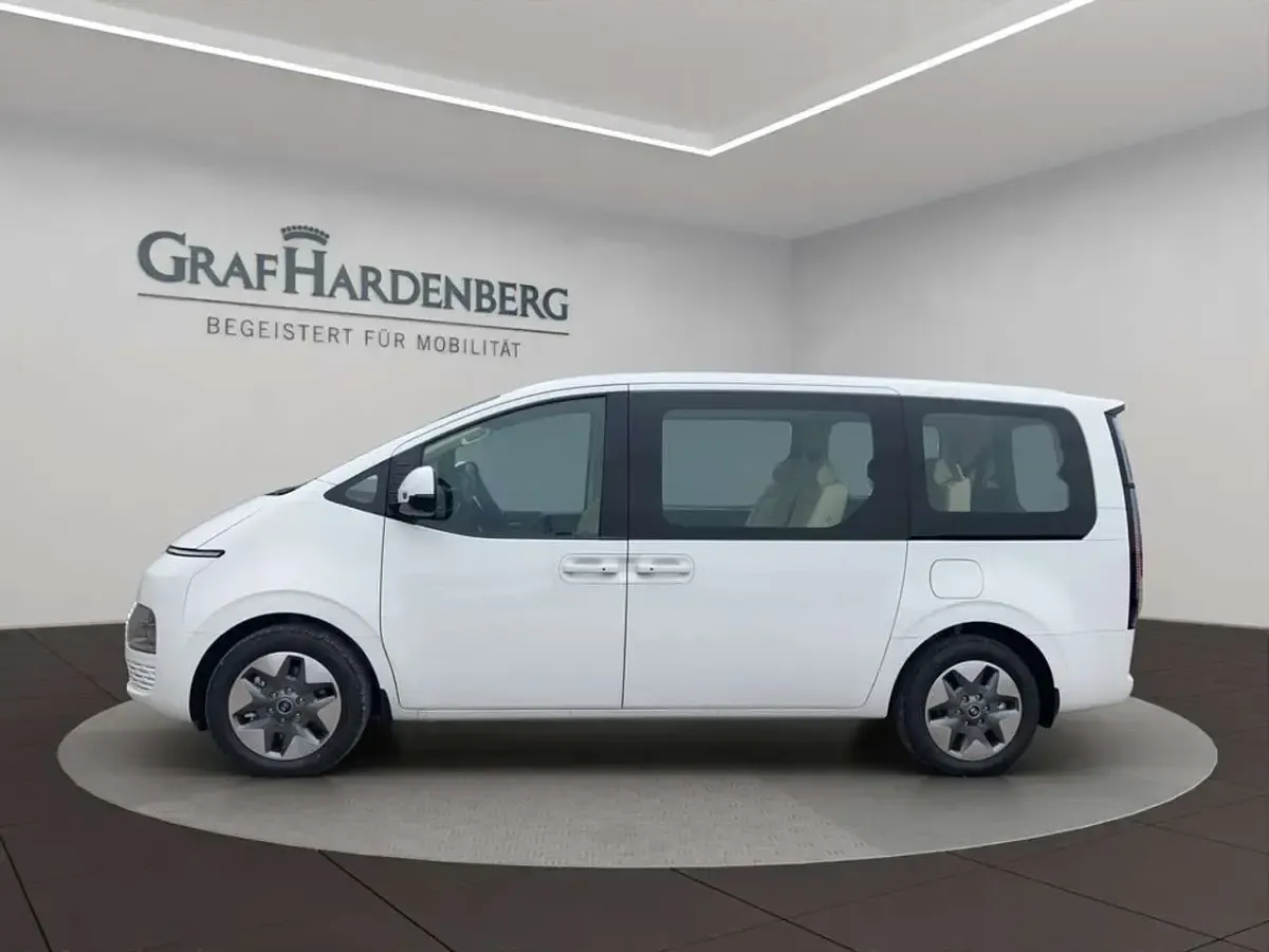 Neu Hyundai Staria Trend 225 PS (165 kW) 2025 Creamy white Van / Kleinbus