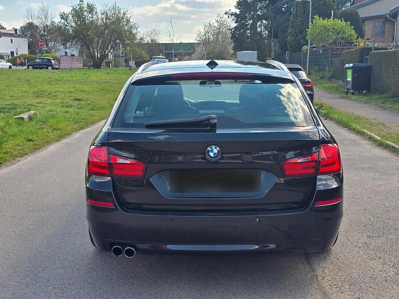 Gebraucht BMW 520 184 PS (135 kW) 2012 Schwarz Kombi