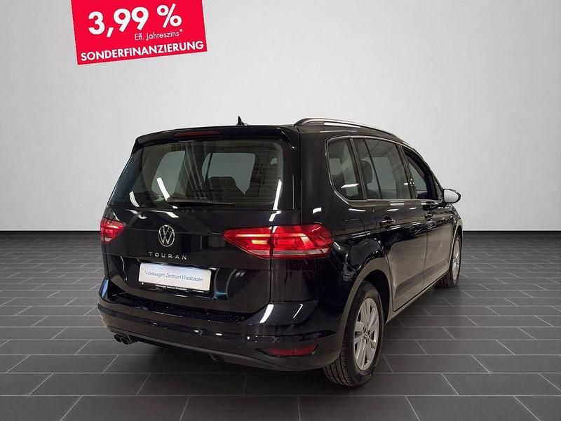 Gebraucht VW Touran Comfortline 150 PS (110 kW) 2022 Deep black perleffekt (metallic) Van / Kleinbus