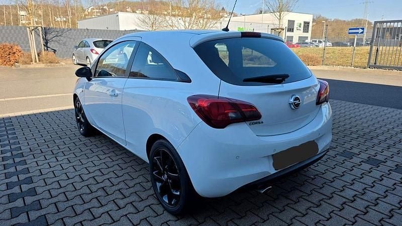 Gebraucht Opel Corsa Color Edition 90 PS (66 kW) 2017 Weiß Kleinwagen