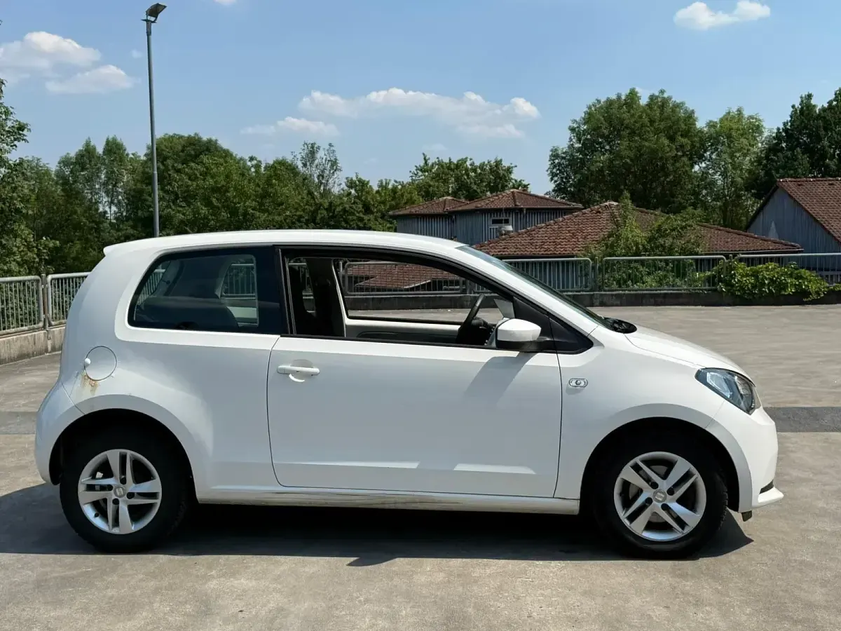 Gebraucht Seat Mii 75 PS (55 kW) 2013 Weiß Kleinwagen