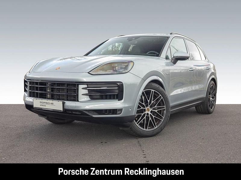 Dolomitsilbermetallic Gebraucht 2023 Porsche Cayenne SUV | 103.390 € (Teuer) - Bild 1/4