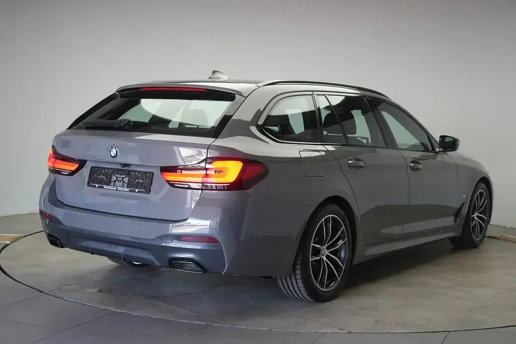 Gebraucht BMW 530 M Sport 252 PS (185 kW) 2022 Grau Kombi
