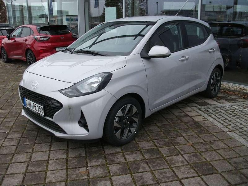 Gebraucht Hyundai i10 Trend 79 PS (58 kW) 2025 Lumen grey metallic Kleinwagen