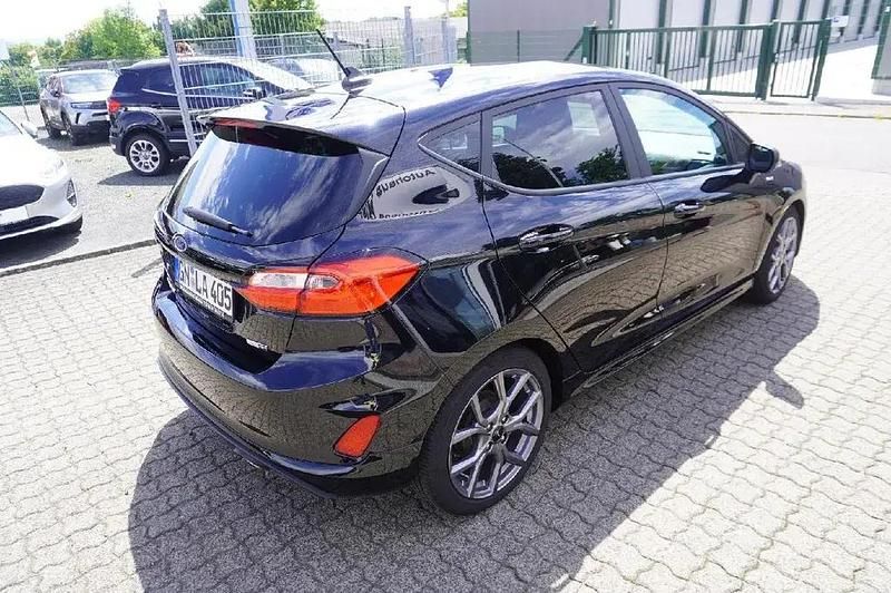 Obsidianschwarz metallic Gebraucht 2023 Ford Fiesta ST-Line Kleinwagen | 20.950 € (Teuer) - Bild 1/4