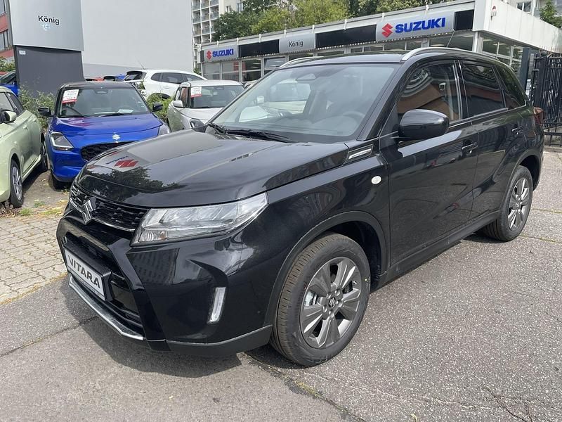 Schwarz Neu 2025 Suzuki Vitara Comfort SUV | 21.689 € (Guter Preis) - Bild 1/4
