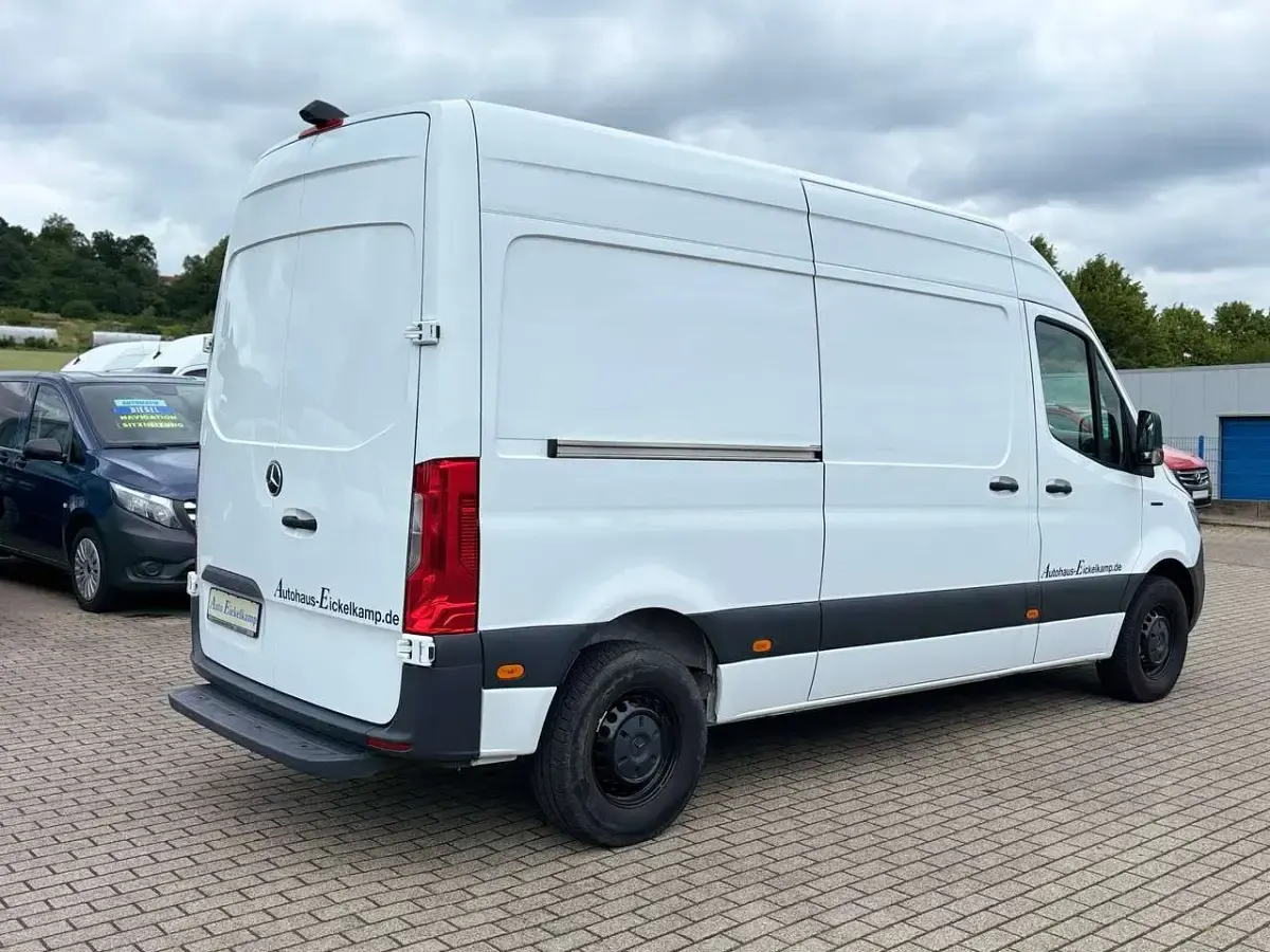 Gebraucht Mercedes Sprinter 69 kW (95 PS) 2022 Arktikweiss Van