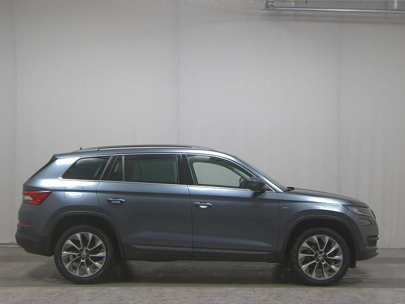 Grau Gebraucht 2021 Skoda Kodiaq Clever SUV | 20.580 € (Superpreis) - Bild 1/4