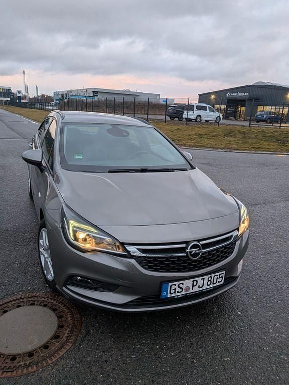 Gebraucht Opel Astra Edition 125 PS (91 kW) 2017 Grau Kombi