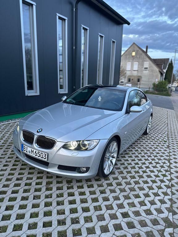 Gebraucht BMW 325 218 PS (160 kW) 2007 Silber Coupé