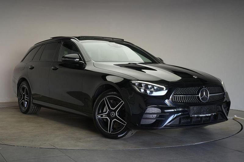 Gebraucht Mercedes E300 AMG 194 PS (142 kW) 2021 Schwarz Limousine