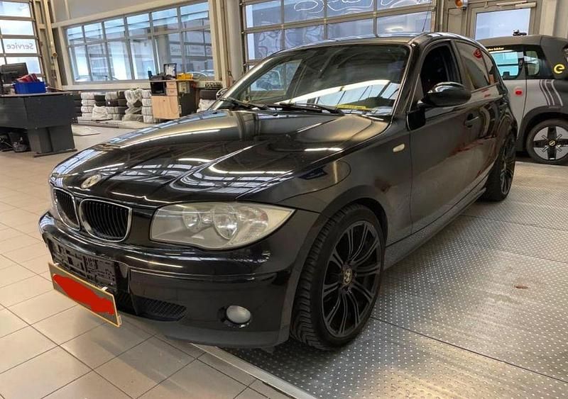 Schwarz Gebraucht 2005 BMW 118 Kleinwagen | 3.300 € (Fairer Preis) - Bild 1/4