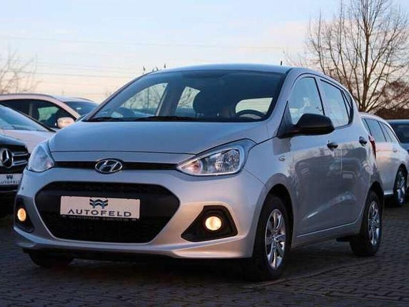 Gebraucht Hyundai i10 Classic 67 PS (49 kW) 2015 Grau Kleinwagen