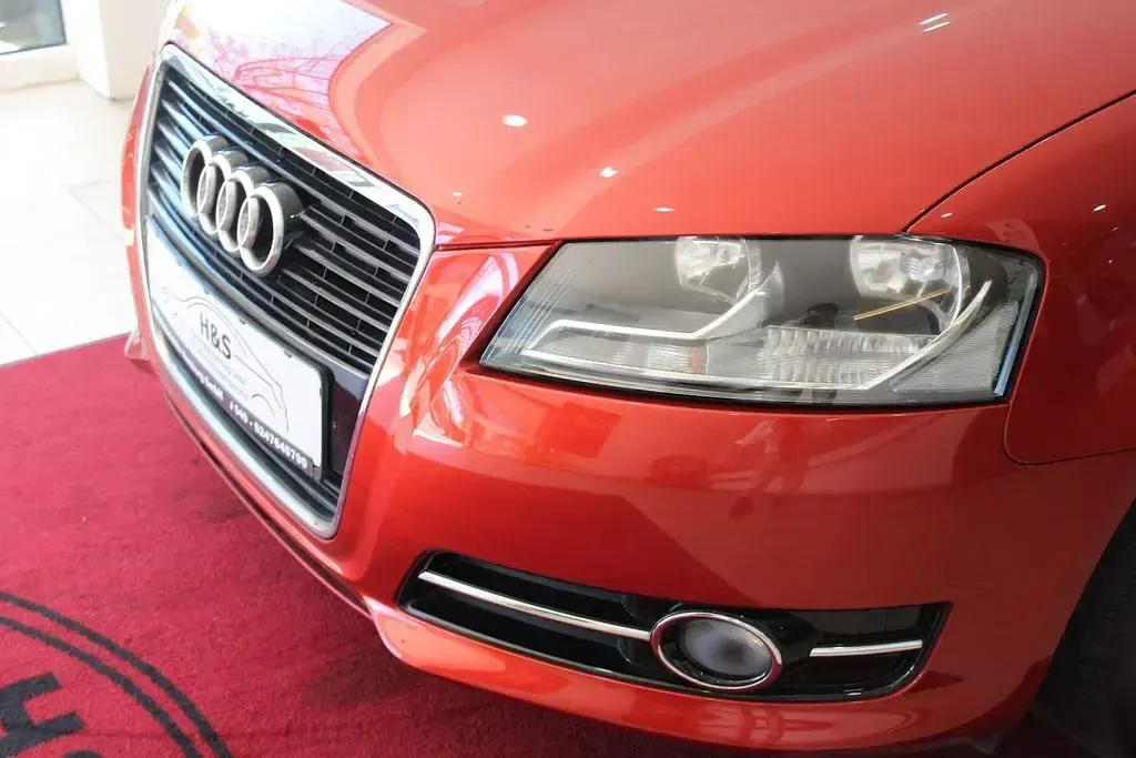 Używany Audi A3 Attraction 125 KM (91 kW) 2012 Czerwony Hatchback