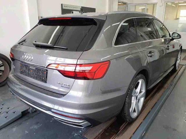 Gebraucht Audi A4 Ambiente 204 PS (150 kW) 2022 Terragrau metallic (metallic) Kombi