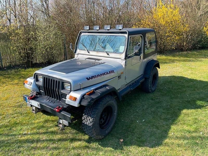 Gebraucht Jeep Wrangler 103 PS (75 kW) 1990 Silber SUV