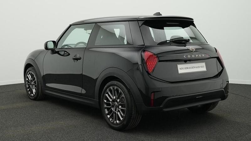 Gebraucht Mini Cooper S Favoured 204 PS (150 kW) 2025 Schwarz Kleinwagen