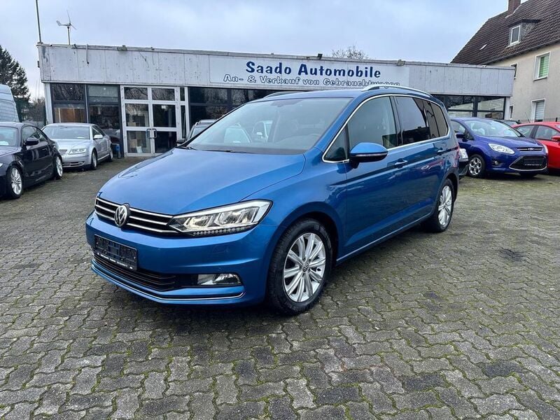 Blau Gebraucht 2017 VW Touran Highline Van / Kleinbus | 16.490 € (Superpreis) - Bild 1/4