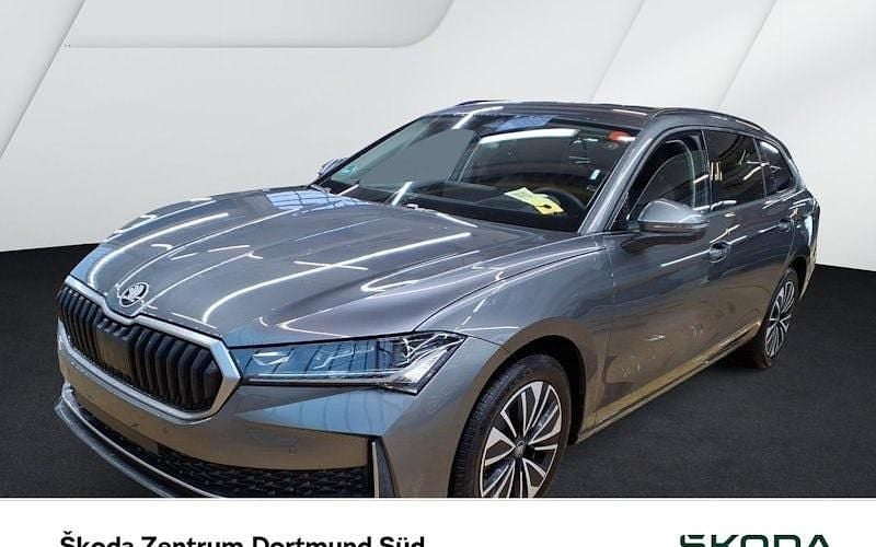 Gebraucht Skoda Superb Selection 150 PS (110 kW) 2025 Graphitegrau metallic Kombi