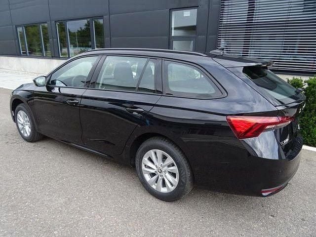 Neu Skoda Octavia Selection 150 PS (110 kW) 2025 Moonweiss Kombi