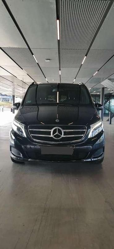 Schwarz Gebraucht 2019 Mercedes V250 Avantgarde Edition Van / Kleinbus | 45.000 € (Etwas zu teuer) - Bild 1/4