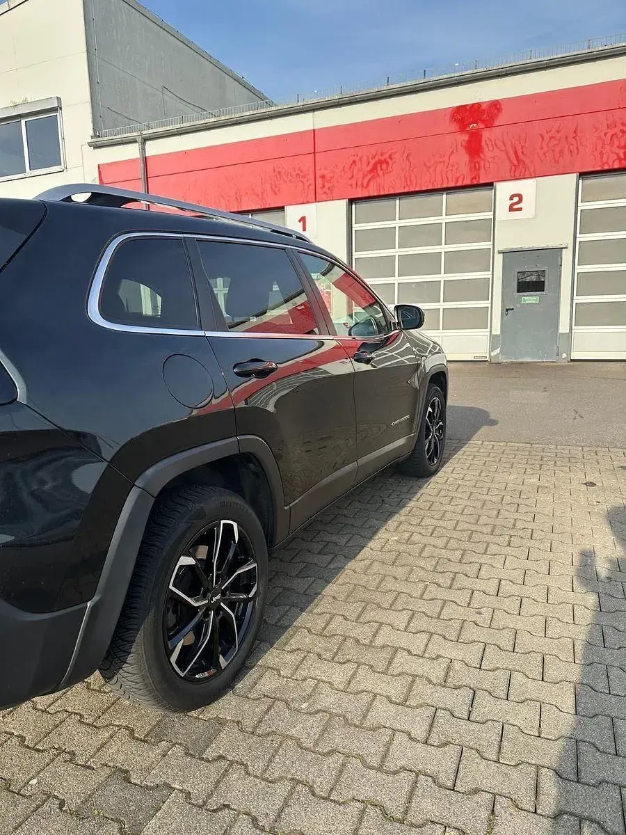 Gebraucht Jeep Cherokee Limited 170 PS (125 kW) 2015 Schwarz SUV