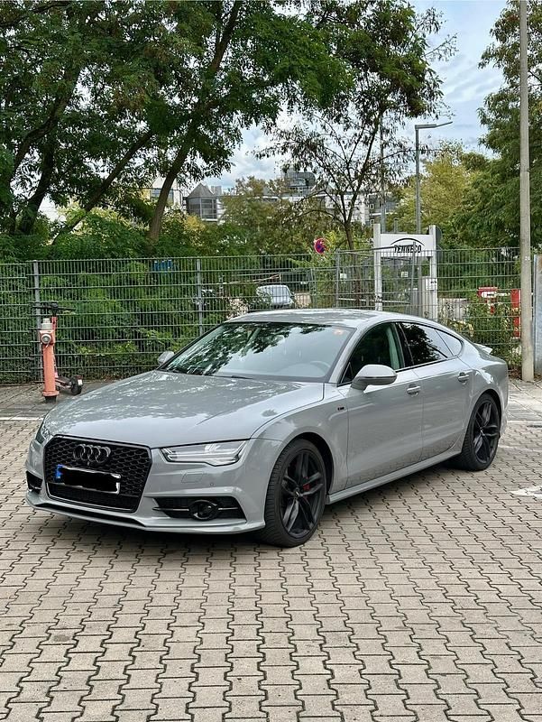 Grau Gebraucht 2016 Audi A7 Sportback S-Line Kleinwagen | 25.499 € (Teuer) - Bild 1/4
