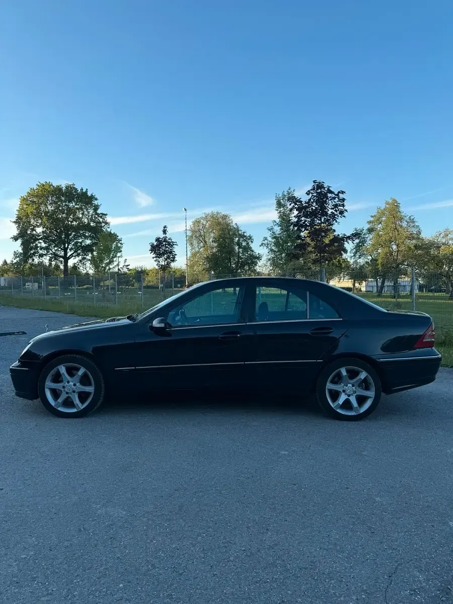 Gebraucht Mercedes C270 170 PS (125 kW) 2005 Schwarz Limousine