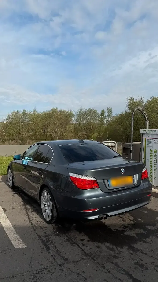 Gebraucht BMW 530 235 PS (172 kW) 2008 Grau Limousine