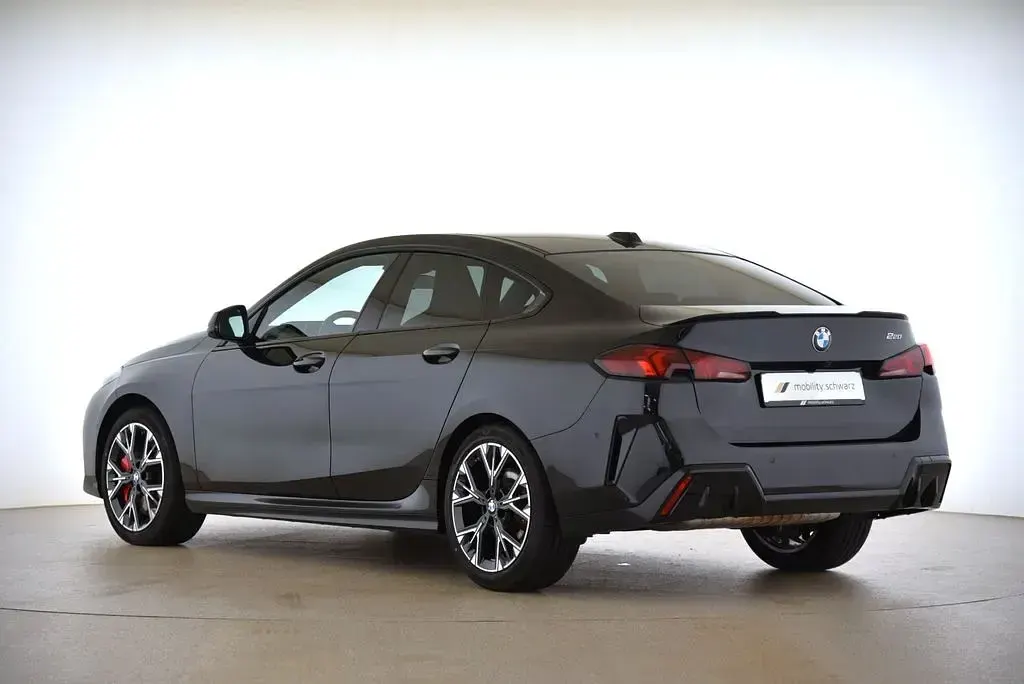 Gebraucht BMW 220 Gran Coupé M Sport 156 PS (114 kW) 2025 Saphirschwarz metallic Coupé