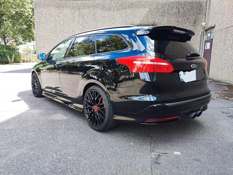 Gebraucht Ford Focus Sport 250 PS (183 kW) 2018 Schwarz Kombi