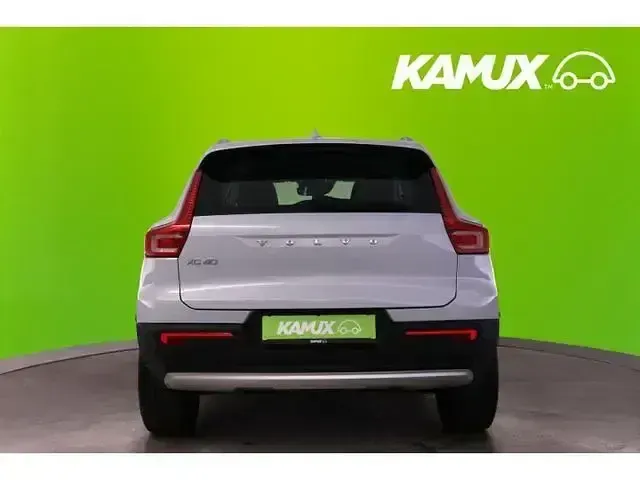 Gebraucht Volvo XC40 Momentum 150 PS (110 kW) 2020 Silber SUV
