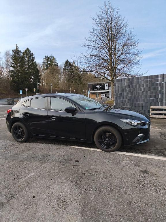 Schwarz Gebraucht 2014 Mazda 3 Center-Line Limousine | 9.200 € (Fairer Preis) - Bild 1/4