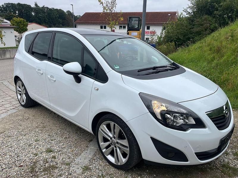 Gebraucht 2011 Opel Meriva Design Edition Van / Kleinbus | 2.500 € (Guter Preis) - Bild 1/4