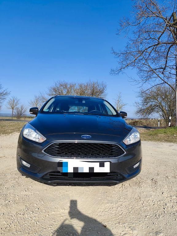 Gebraucht Ford Focus Trend 125 PS (91 kW) 2016 Grau Limousine