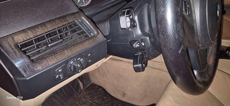 Second-hand BMW 530 218 CP (160 kW) 2004 Verde Berlinǎ