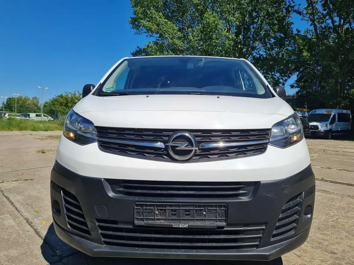 Gebraucht Opel Vivaro-e Combi 122 PS (89 kW) 2021 Weiß Van / Kleinbus