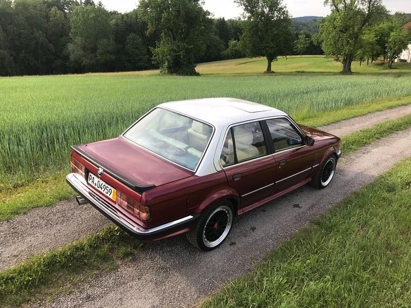 Gebraucht BMW 325 Basis 220 PS (161 kW) 1986 Rot Limousine