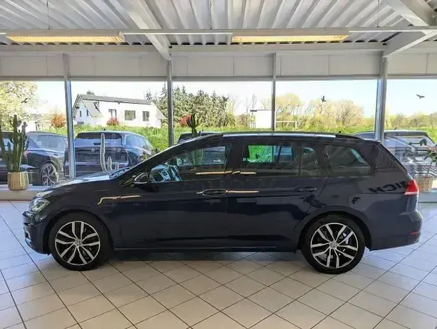 Używany VW Golf VII Join 131 KM (96 kW) 2019 Niebieski Sedan/Limuzyna