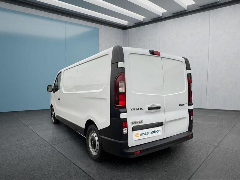 Gebraucht Renault Trafic Komfort 146 PS (107 kW) 2020 Weiß Van / Kleinbus